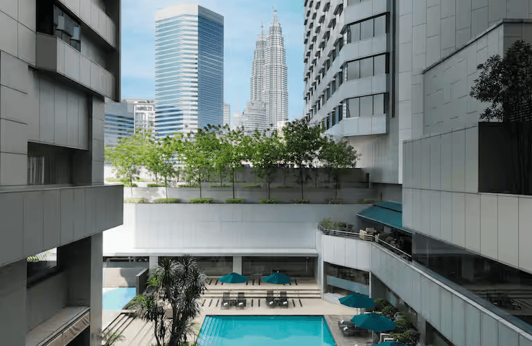 15+ Senarai Hotel View KLCC 2024, Selak Langsir Terus Nampak!