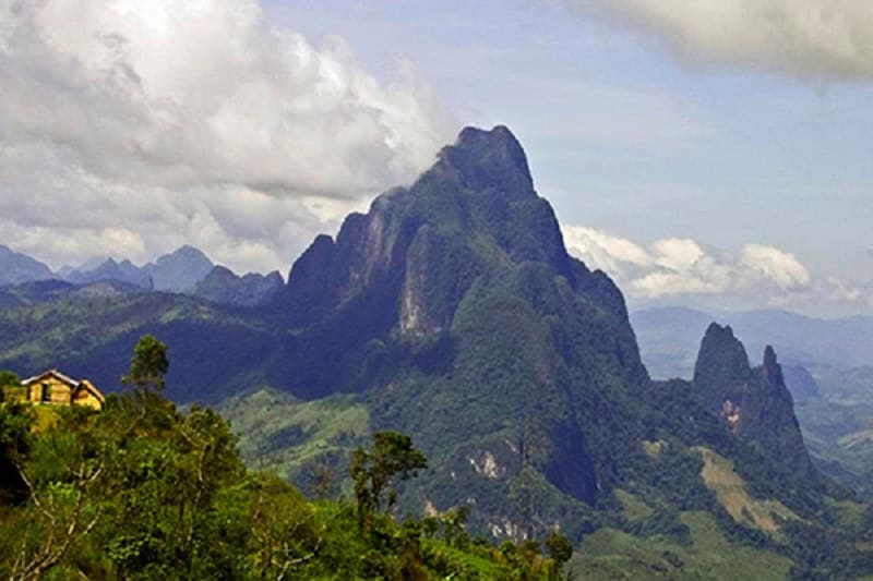 gunung tertinggi di asia tenggara