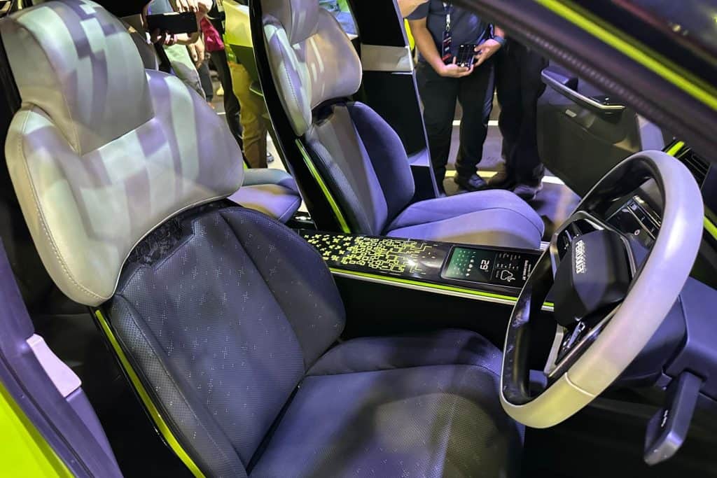 interior kereta elektrik EV perodua