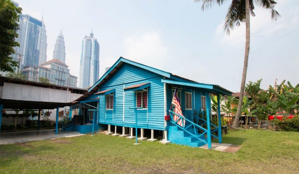 rumah ikonik kg baru