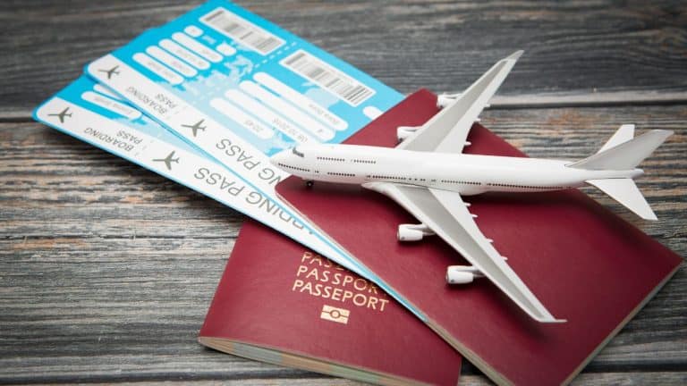 format nama tiket flight