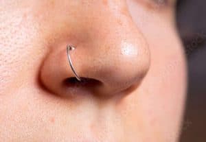 hukum tindik hidung