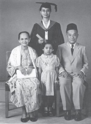 biodata tun hasmah